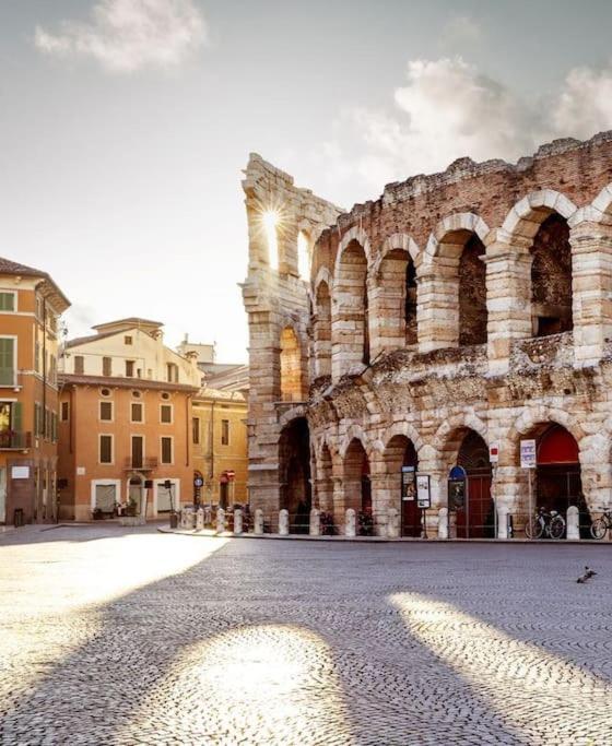 Residenza Sirtori Free Parking Apartman Verona Kültér fotó